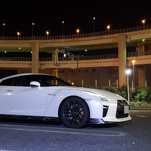 NISSAN GT-R