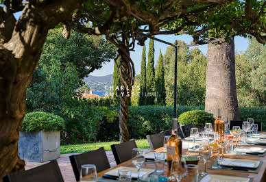 Villa avec piscine en bord de mer 5