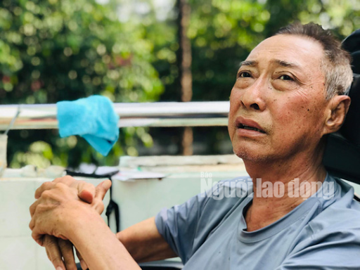 Khi MC Đại Nghĩa chia sẻ rằng có những tấm lòng đã gửi tặng số tiền 10.000 đồng, 20.000 đồng… Lê Bình đã không khỏi xúc động trước tình cảm của mọi người.