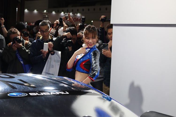 WRX STIのboxers breeze・大阪モーターショー・モデルさん撮影集・tamahiroさんに捧げる・canon x70dに関するカスタム事例の投稿画像6枚目