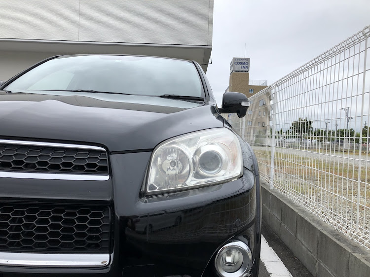 RAV4のヘッドライト磨きに関するカスタム事例の投稿画像3枚目