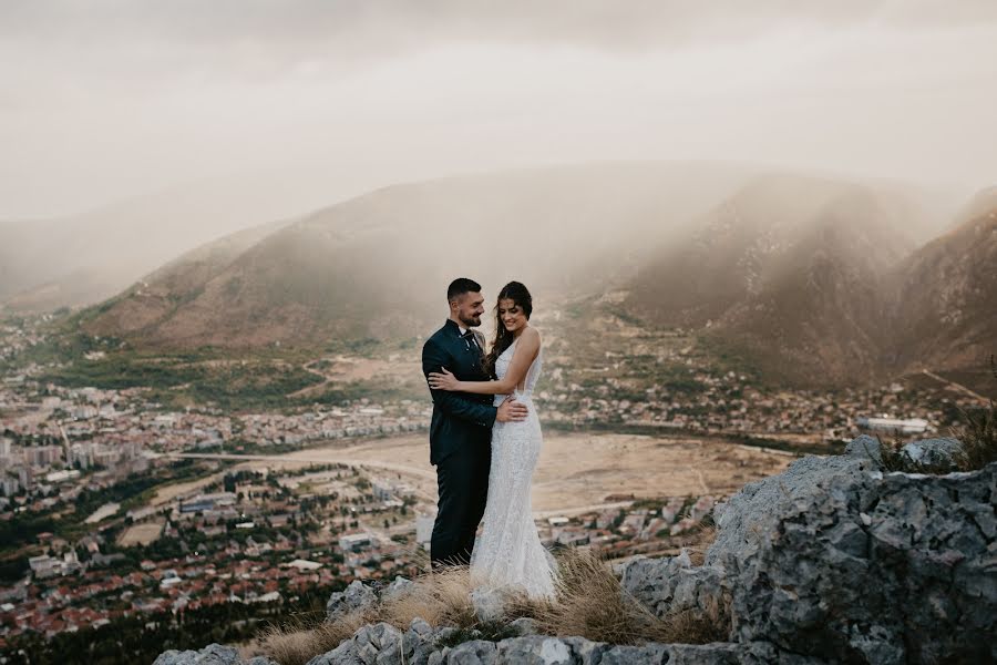 Fotógrafo de casamento Elmir Ibrisevic (goldenweddings1). Foto de 14 de fevereiro 2022