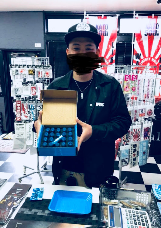 ISの#夏#涼しく見えるかな#ハワイアンブルー・エンジンオイル交換・#ホイールナット交換に関するカスタム事例の投稿画像1枚目