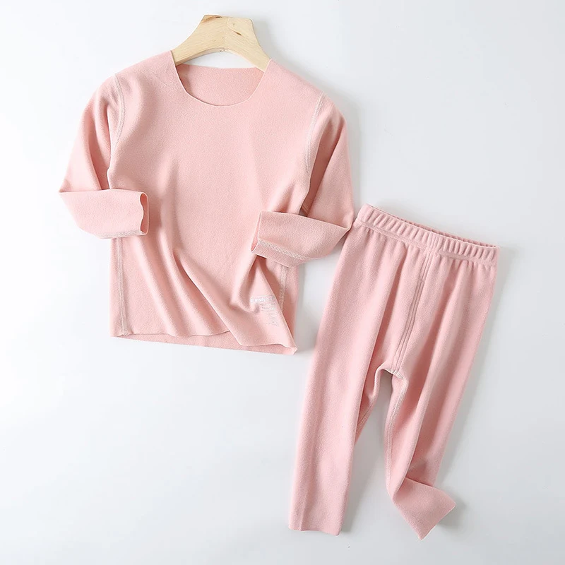 Warme herfstkleding voor kinderen Lange broek pak Comfortabele en warme kleding voor kinderen. Ideaal voor koudere dagen en buitenspelen.