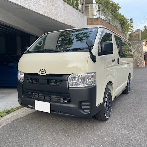 ハイエースバン GDH206V