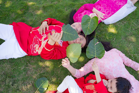 Fotógrafo de casamento Khac Hai Vo (hoianphotonfilm). Foto de 12 de outubro 2023