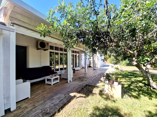 Villa with pool 1
