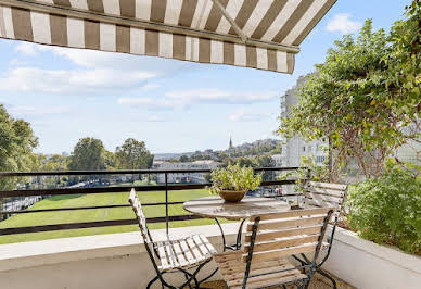 Apartment with terrace 13