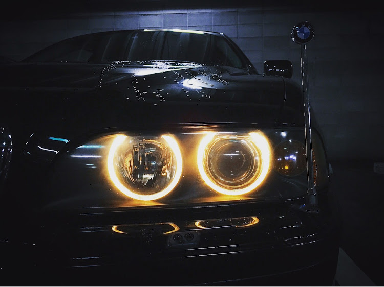 5シリーズ セダンの半顔イケメンリレー・e39・530i・bmw・5シリーズに関するカスタム事例の投稿画像1枚目
