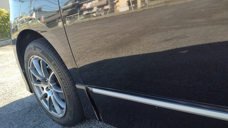 エルグランドのいつもイイネ&コメントありがとうございます🙇‍♂️・洗車しました✨・ヘッドライトキバミ取り・傷消しに関するカスタム事例の投稿画像4枚目