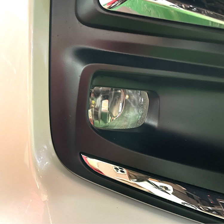 ノアの90ノア・MZRA90W・フォグユニット交換・fclカラーチェンジLED・自分の車は修理に関するカスタム事例の投稿画像1枚目