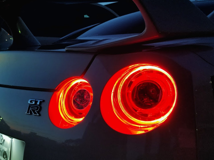 エルグランドのローガン・R35・成田山MT・プチMT・レインボーラムネに関するカスタム事例の投稿画像4枚目