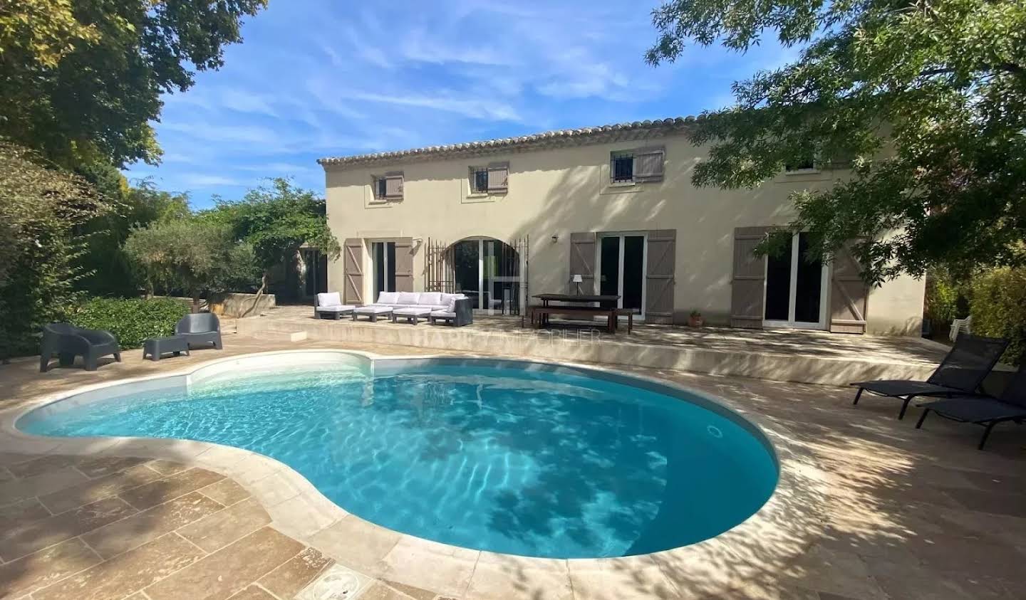 Property with pool Paradou