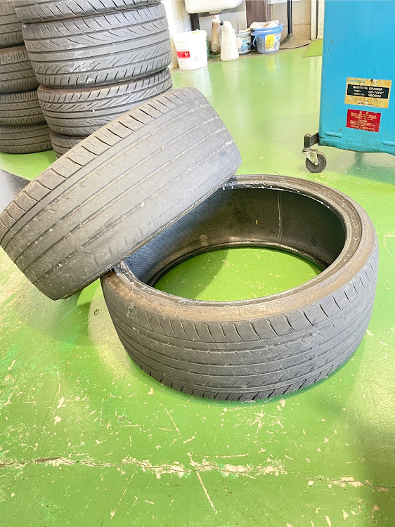 ミニ クロスオーバーのフロントフェンダーで魅せろ！・MINI R60 CROSSOVER・SSR wheel Formula AERO SPOKE・アロイ ツインスポーク・ブラック・バーニッシュド・タイヤ履き替え 87195kmに関するカスタム事例の投稿画像4枚目