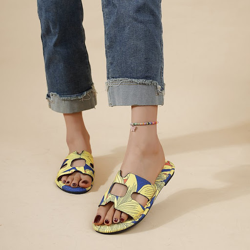 Title 13, Fashionable Womens Flat Slippers Classic Sanda...