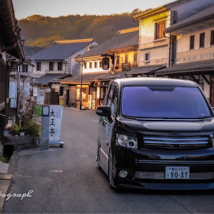 ヴォクシー ZRR70W