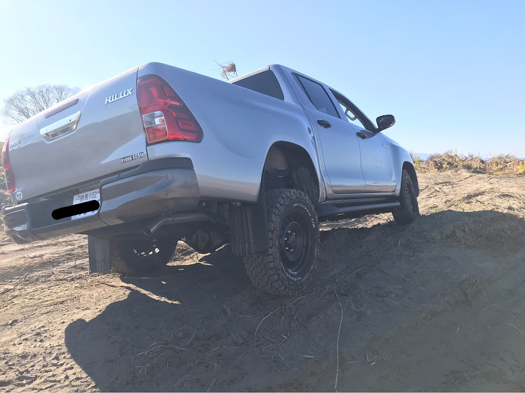 ハイラックスのGUN125・4×4・ハイラックス・オフロード・トヨタに関するカスタム事例の投稿画像2枚目