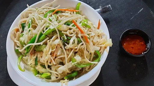 Veg Hakka Noodles