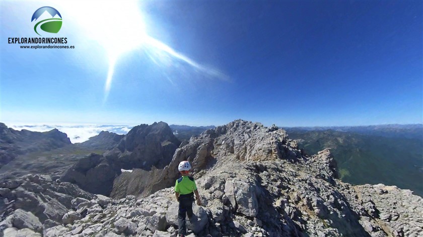 Torre del Friero con Niños en el macizo central de los PICOS DE EUROPA