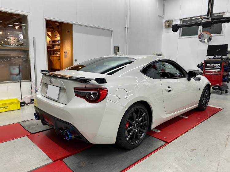 86の愛媛・車高調取付・BLITZ・BLITZ DAMPER ZZ-Rに関するカスタム事例の投稿画像1枚目