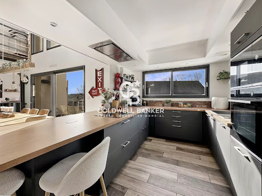 Maison contemporaine avec piscine et jardin 4