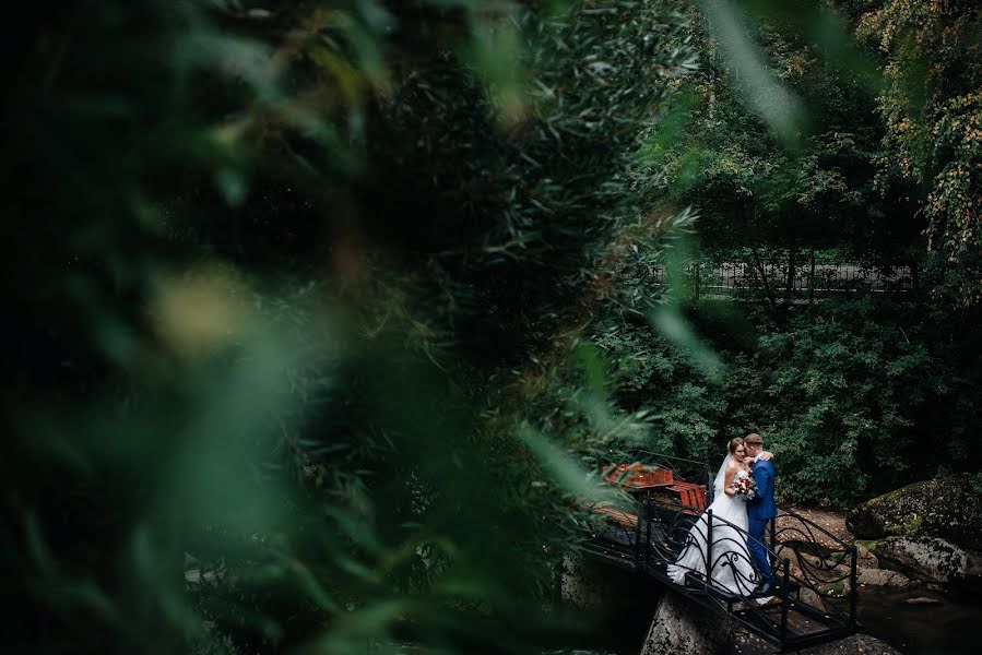 Fotógrafo de casamento Roman Zhdanov (roomaaz). Foto de 6 de novembro 2017