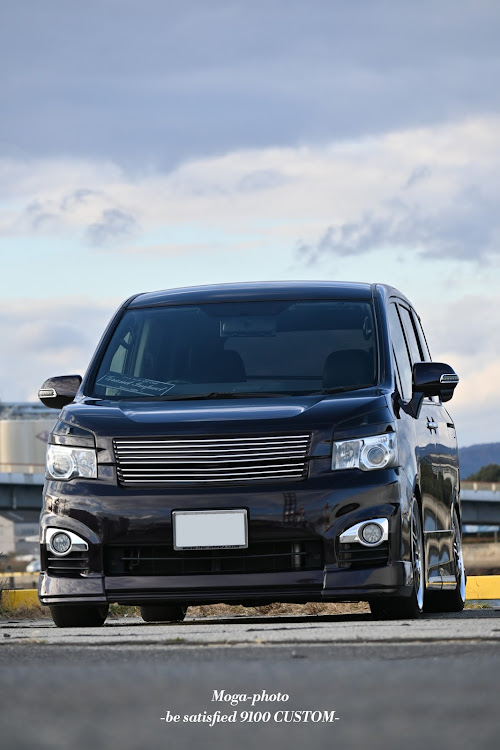 ヴォクシーのworkwheels・WORK VARIANZA T1S・カメ活📷️・冬の空と愛車・今年もあと少しに関するカスタム事例の投稿画像1枚目