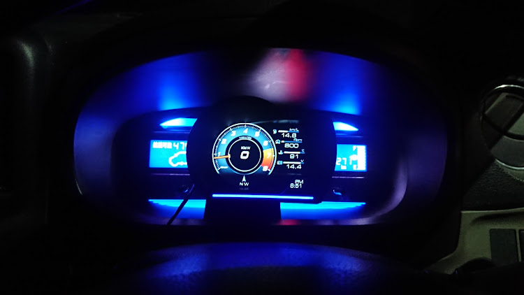 ミライースのOBD2・タコメーター・追加メーターに関するカスタム事例の投稿画像1枚目