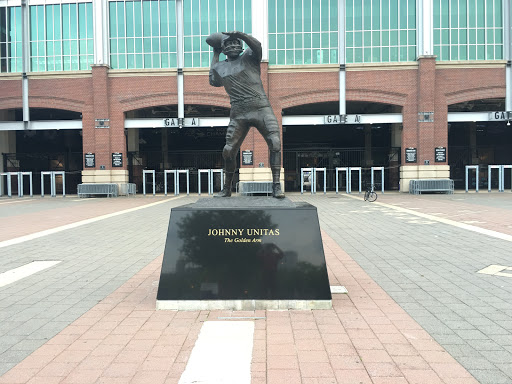 Johnny Unitas Statue