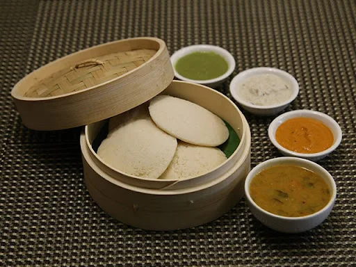 Steamed Idli (02 Pcs)