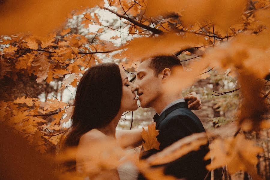 Fotógrafo de casamento Thomas Kurzydlak (einmalimleben). Foto de 18 de fevereiro 2019