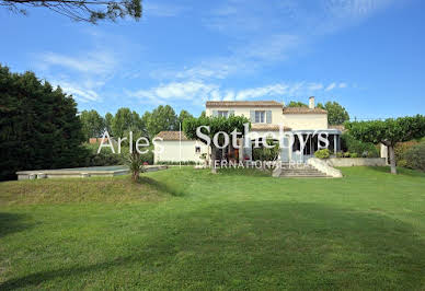 House with pool and terrace 9