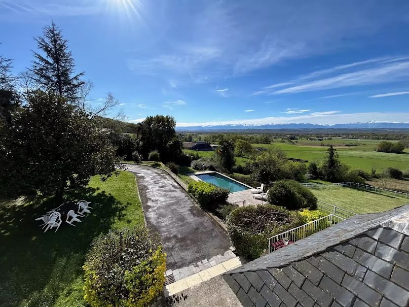 Vente château 9 pièces 243 m² à Serres-Sainte-Marie (64170), 890 000 €