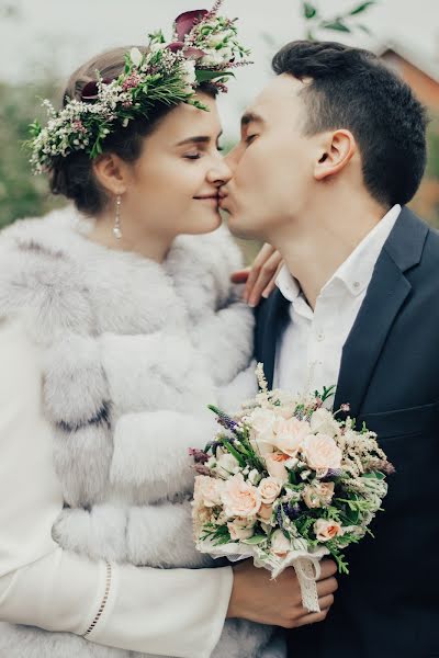 Fotógrafo de casamento Darya Bulycheva (bulycheva). Foto de 31 de outubro 2017