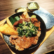 大河屋 燒肉丼 串燒