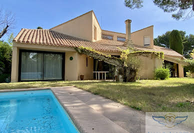 Villa with pool and terrace 5