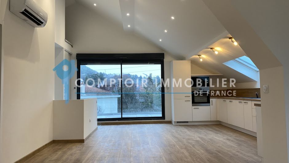 Location  appartement 4 pièces 88.59 m² à Corenc (38700), 1 550 €