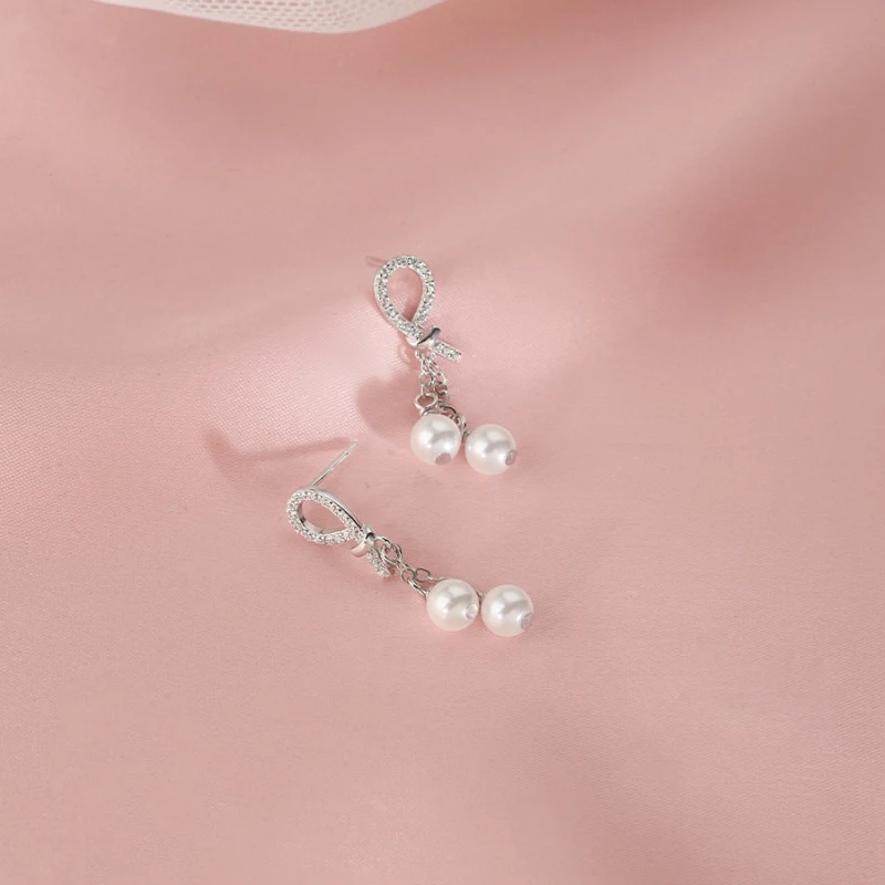 Title 1, Boucles doreilles pendantes perle et zircon ni...