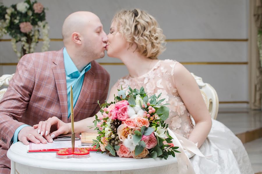 Fotógrafo de casamento Valentina Semina (seminafoto). Foto de 4 de março 2019