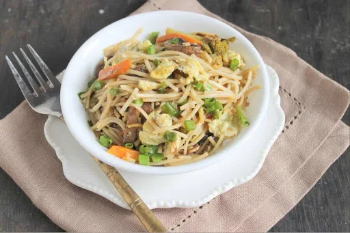 Egg Hakka Noodles