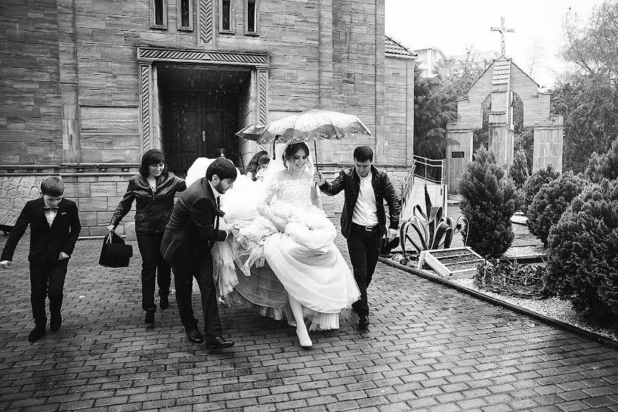 Fotógrafo de bodas Denis Vyalov (vyalovdenis). Foto del 18 de julio 2017