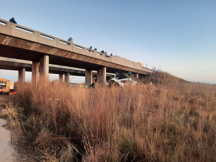 A bus accident on the N3 highway claimed six lives on Sunday morning.