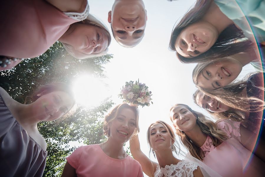 Fotógrafo de casamento Elena Kosmatova (kosmatova). Foto de 2 de fevereiro 2018