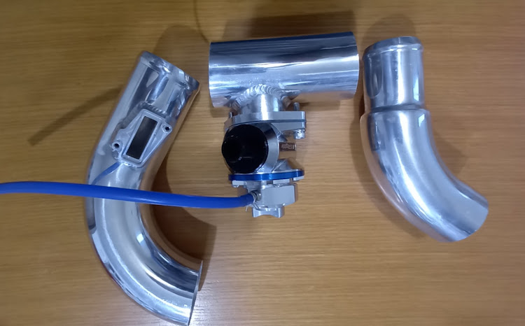 フィットのDIY・サクションパイプ・レイアウト変更・レシプロソー・切断に関するカスタム事例の投稿画像6枚目