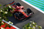 Leclerc set the final day's best lap of 1:30.322 seconds on the fastest C5 tyres with Mercedes' George Russell a mere 0.046 slower on the C4 tyres