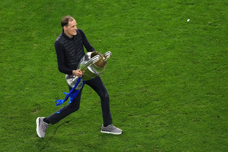 🎥 Déchaîné, Thomas Tuchel arrose tout le monde de champagne dans les vestiaires 