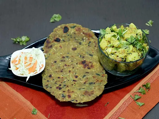 Sukhi Aloo Bhaji [200 Grams] With Thepla [250 Grams] And Achar