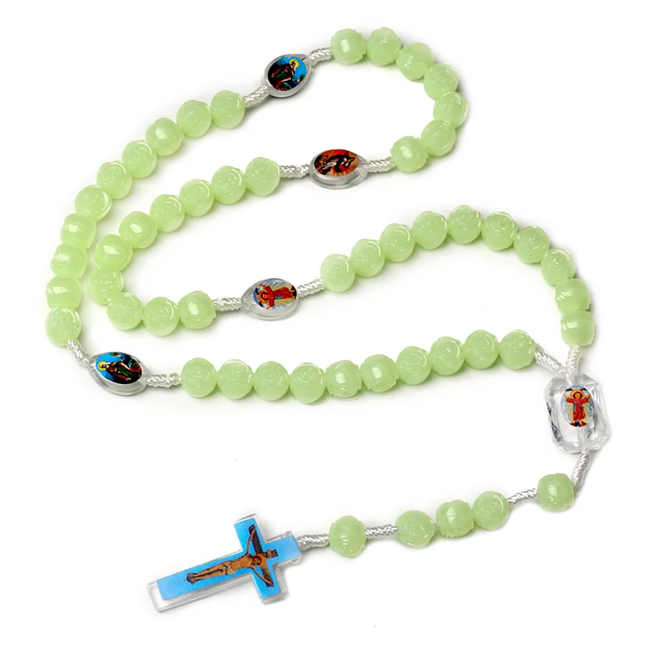10mm Lichtgevende Kruis Rozenkrans Ketting Een stralend geloofsaccessoire om te bidden en goddelijke bescherming en licht te dragen.