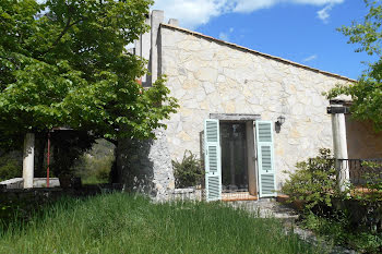 maison à Saint-Pierre (04)