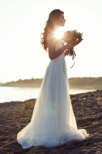 Fotógrafo de casamento Artem Kotelnikov (kotelnikov). Foto de 21 de agosto 2017